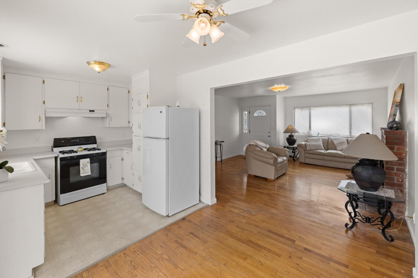 Detail Gallery Image 11 of 35 For 1609 Soto St, Seaside,  CA 93955 - 3 Beds | 1/1 Baths