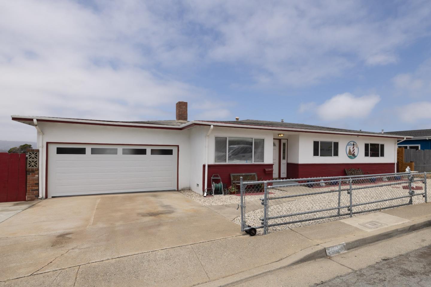 Detail Gallery Image 3 of 35 For 1609 Soto St, Seaside,  CA 93955 - 3 Beds | 1/1 Baths