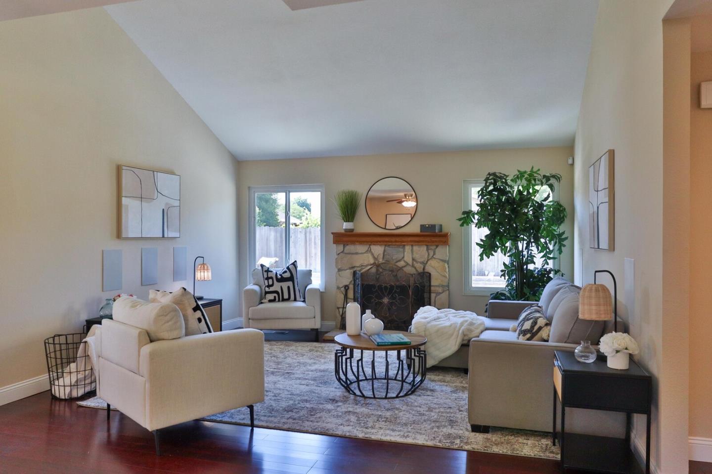 Detail Gallery Image 12 of 41 For 970 W 6th St, Gilroy,  CA 95020 - 3 Beds | 2 Baths