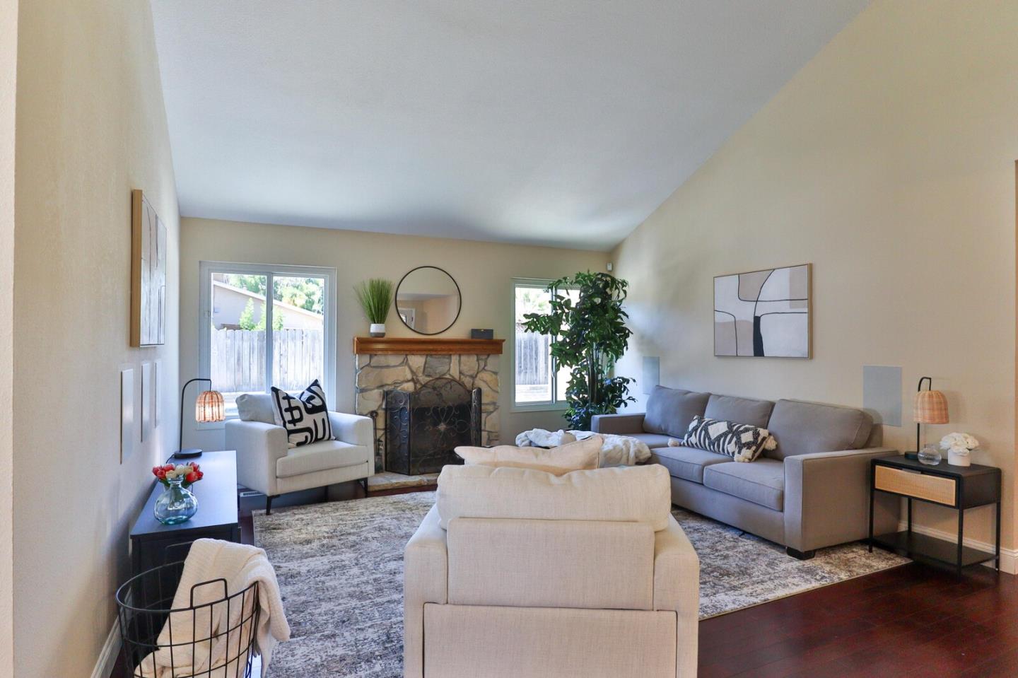 Detail Gallery Image 13 of 41 For 970 W 6th St, Gilroy,  CA 95020 - 3 Beds | 2 Baths