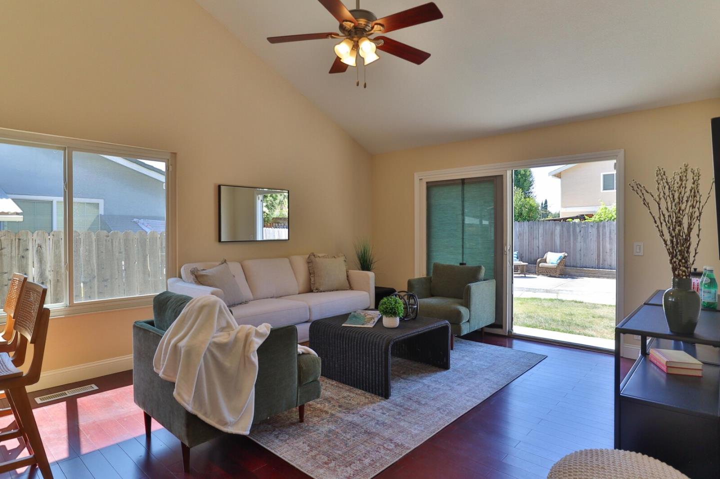 Detail Gallery Image 17 of 41 For 970 W 6th St, Gilroy,  CA 95020 - 3 Beds | 2 Baths