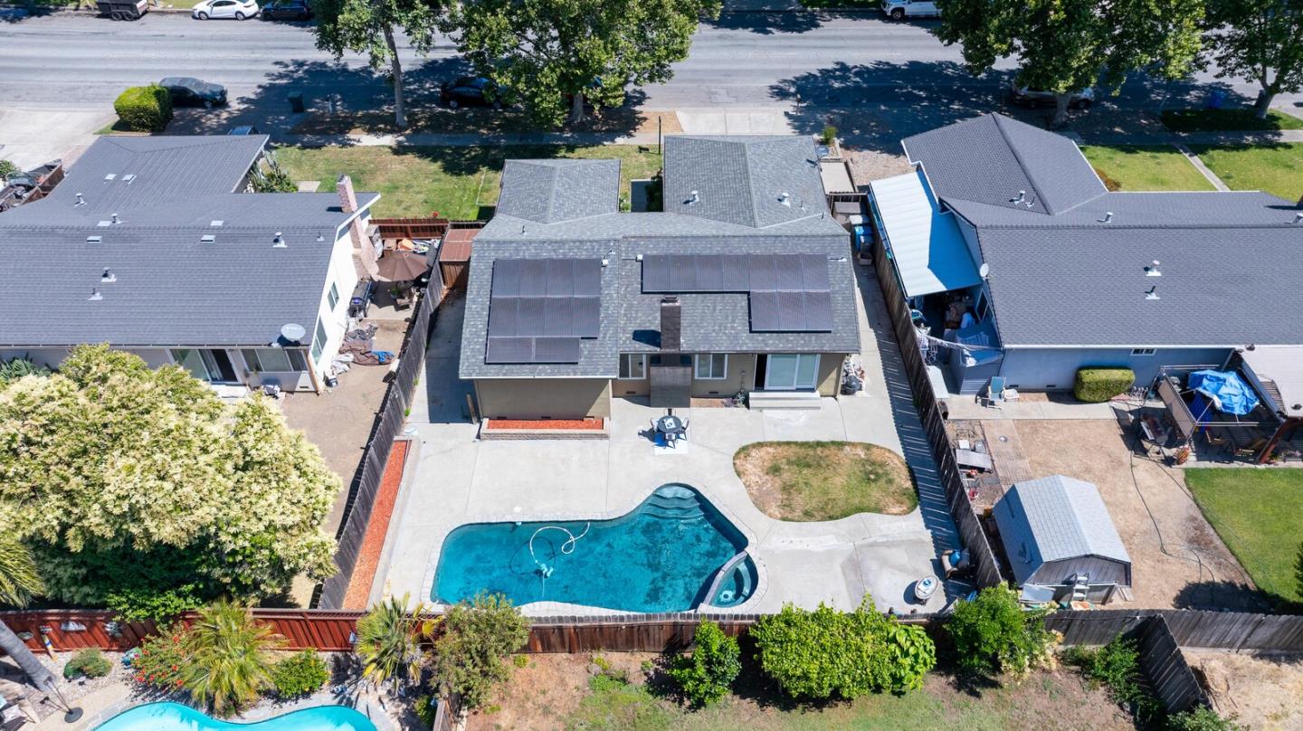 Detail Gallery Image 2 of 41 For 970 W 6th St, Gilroy,  CA 95020 - 3 Beds | 2 Baths
