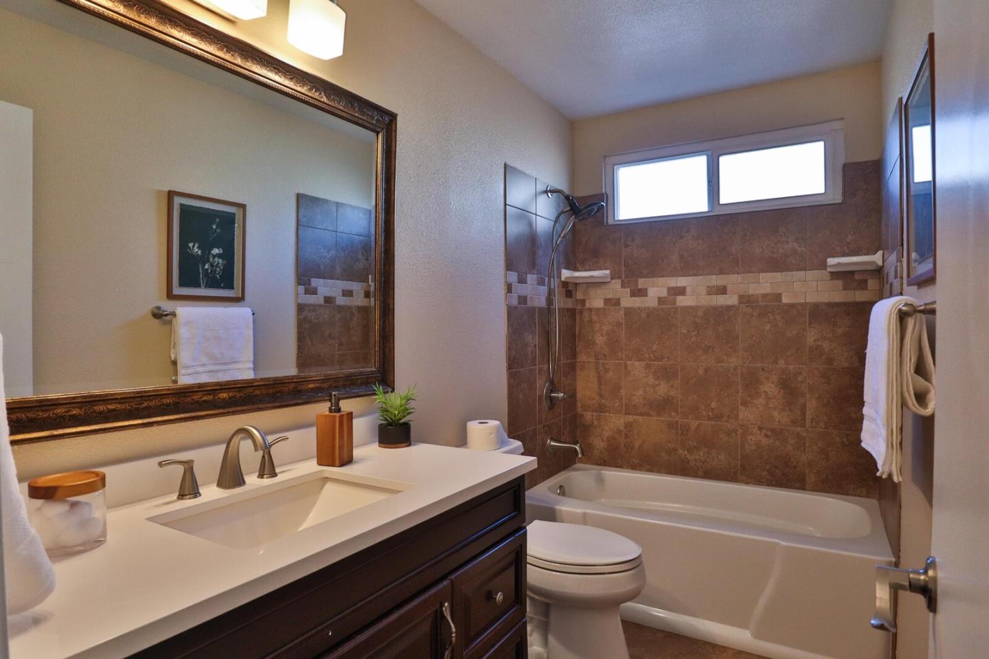Detail Gallery Image 31 of 41 For 970 W 6th St, Gilroy,  CA 95020 - 3 Beds | 2 Baths