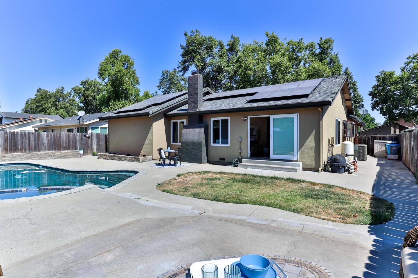 Detail Gallery Image 35 of 41 For 970 W 6th St, Gilroy,  CA 95020 - 3 Beds | 2 Baths