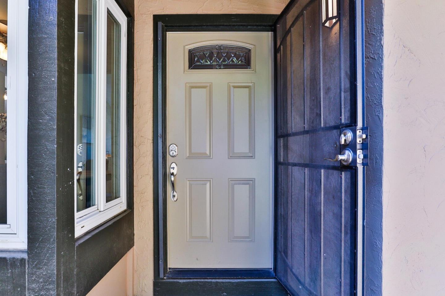 Detail Gallery Image 4 of 41 For 970 W 6th St, Gilroy,  CA 95020 - 3 Beds | 2 Baths