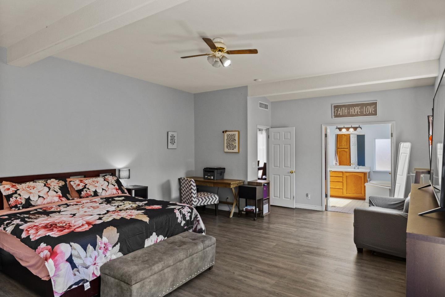Detail Gallery Image 14 of 19 For 1538 Hilby Ave #B,  Seaside,  CA 93955 - 4 Beds | 2 Baths