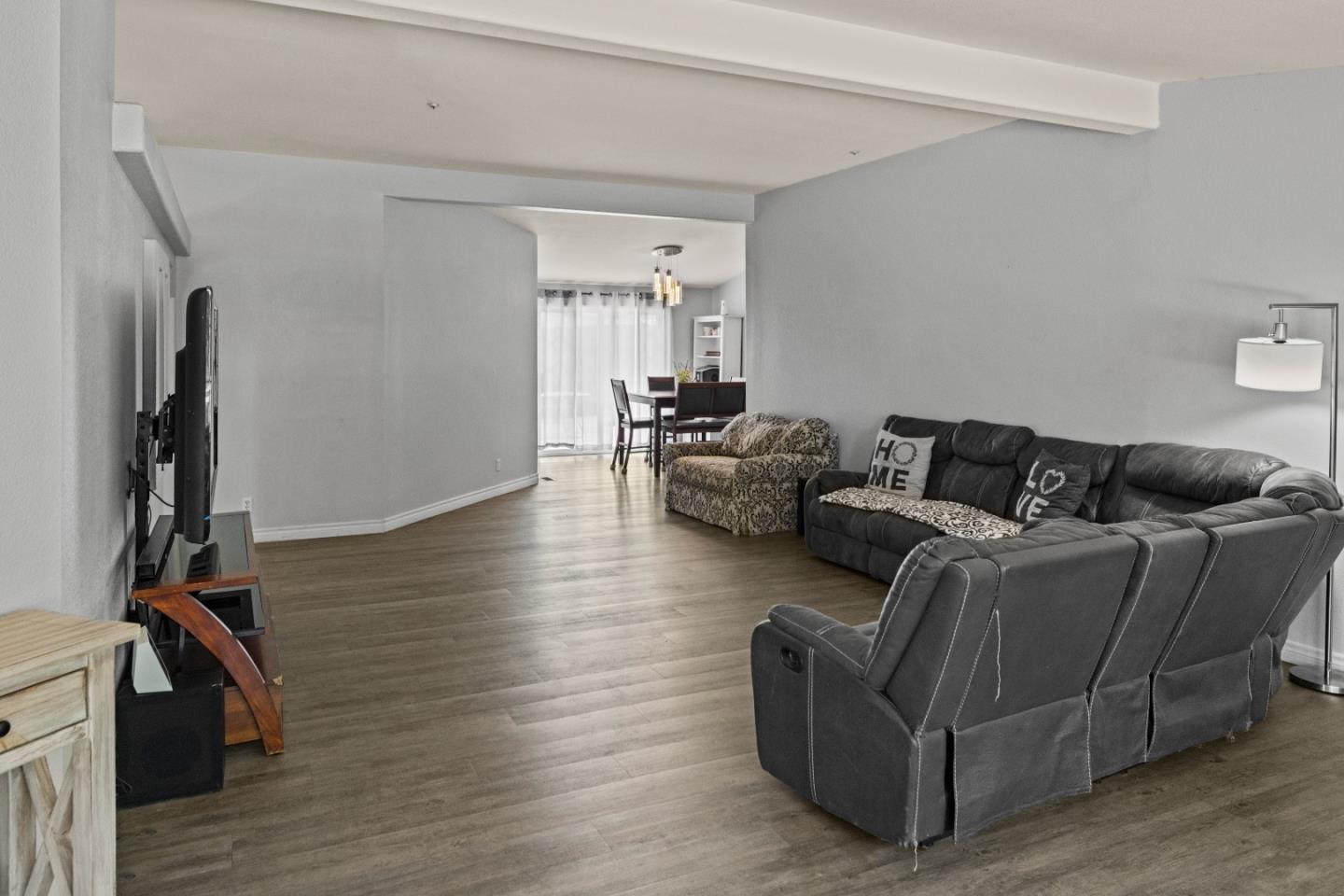 Detail Gallery Image 5 of 19 For 1538 Hilby Ave #B,  Seaside,  CA 93955 - 4 Beds | 2 Baths