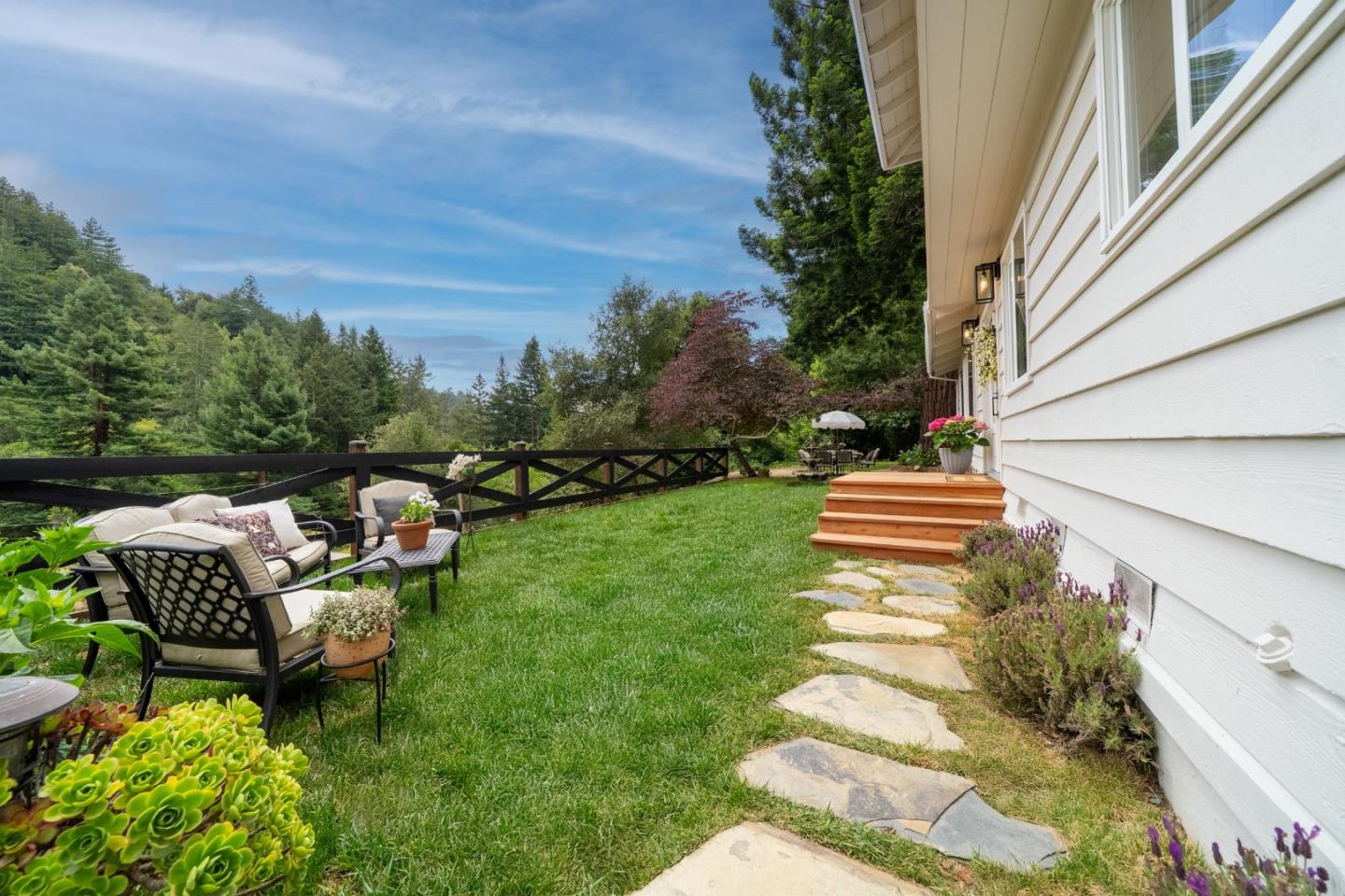 Detail Gallery Image 5 of 57 For 423 Nelson Rd., Scotts Valley,  CA 95066 - 4 Beds | 3 Baths
