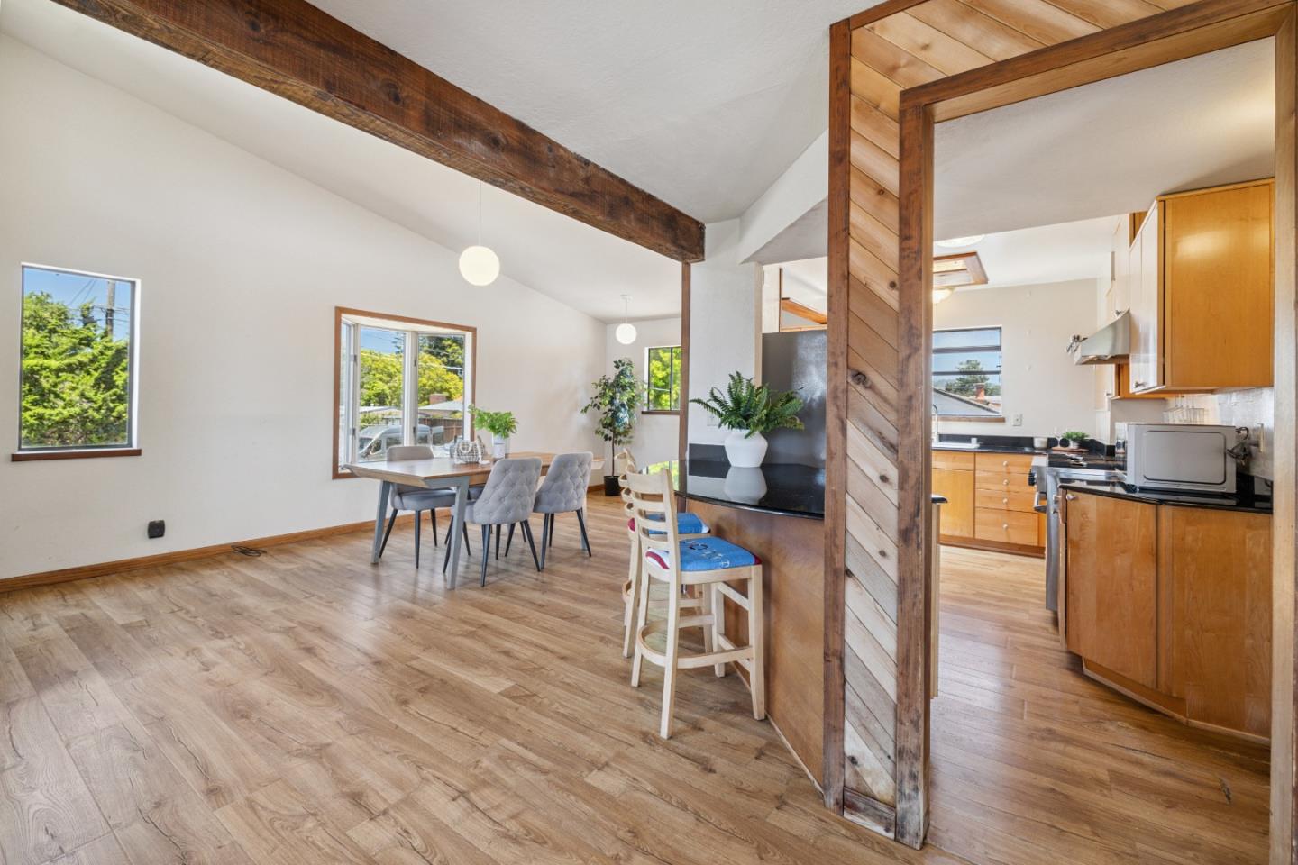 Detail Gallery Image 18 of 94 For 336 Rio Del Mar Blvd, Aptos,  CA 95003 - 3 Beds | 2 Baths