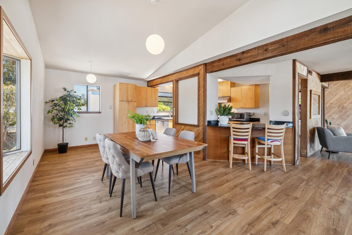 Detail Gallery Image 19 of 94 For 336 Rio Del Mar Blvd, Aptos,  CA 95003 - 3 Beds | 2 Baths