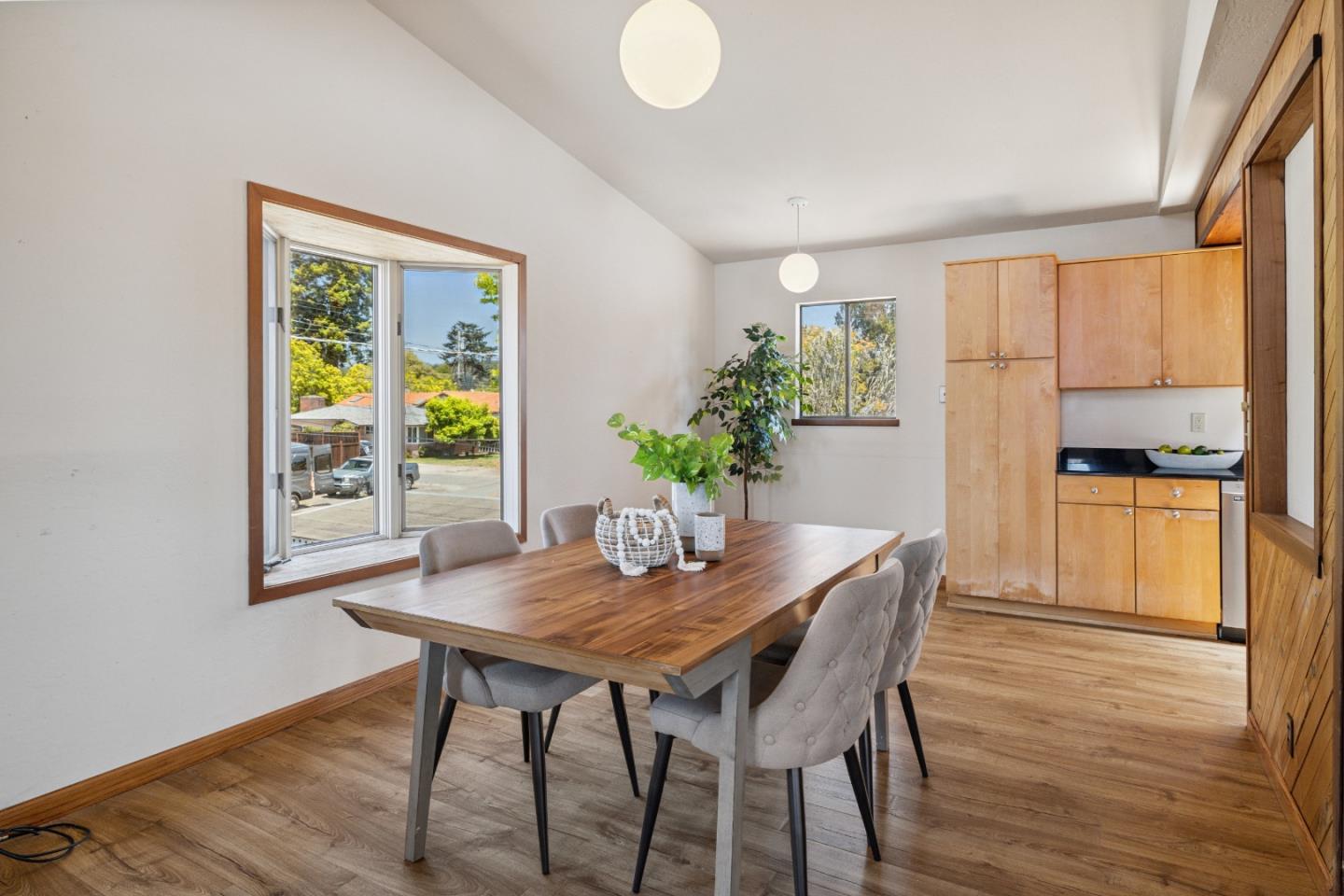 Detail Gallery Image 21 of 94 For 336 Rio Del Mar Blvd, Aptos,  CA 95003 - 3 Beds | 2 Baths