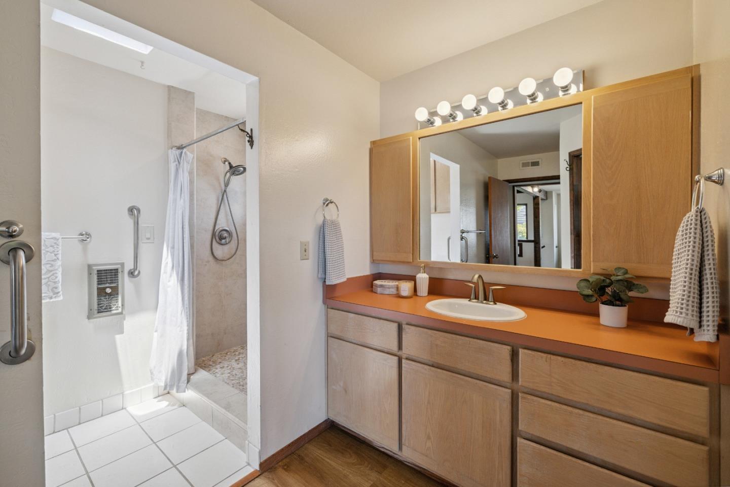 Detail Gallery Image 29 of 94 For 336 Rio Del Mar Blvd, Aptos,  CA 95003 - 3 Beds | 2 Baths