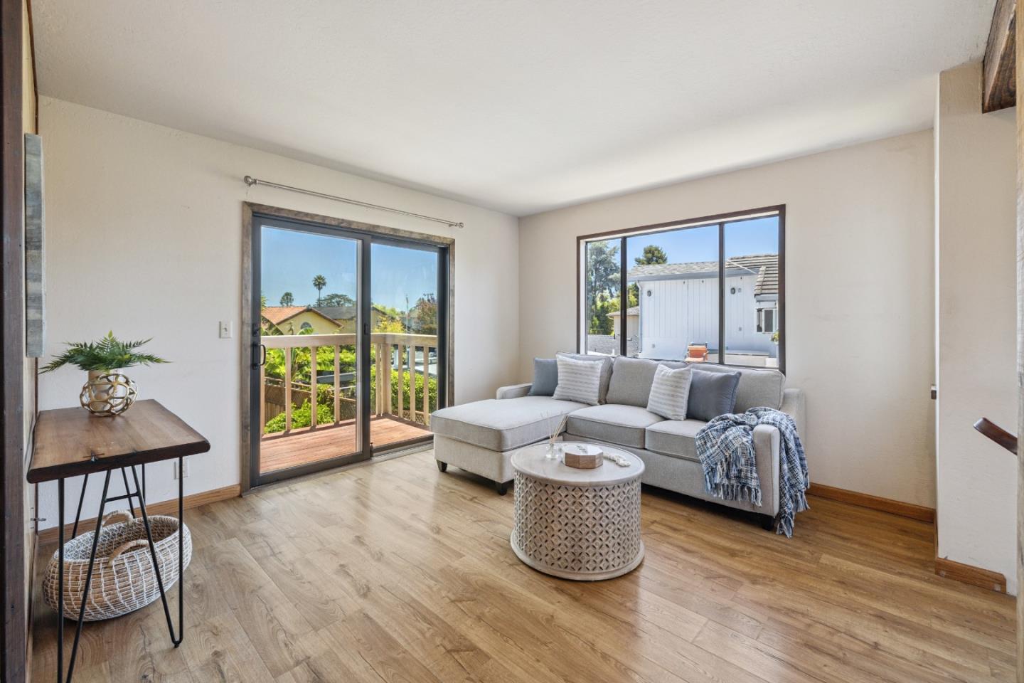 Detail Gallery Image 5 of 94 For 336 Rio Del Mar Blvd, Aptos,  CA 95003 - 3 Beds | 2 Baths