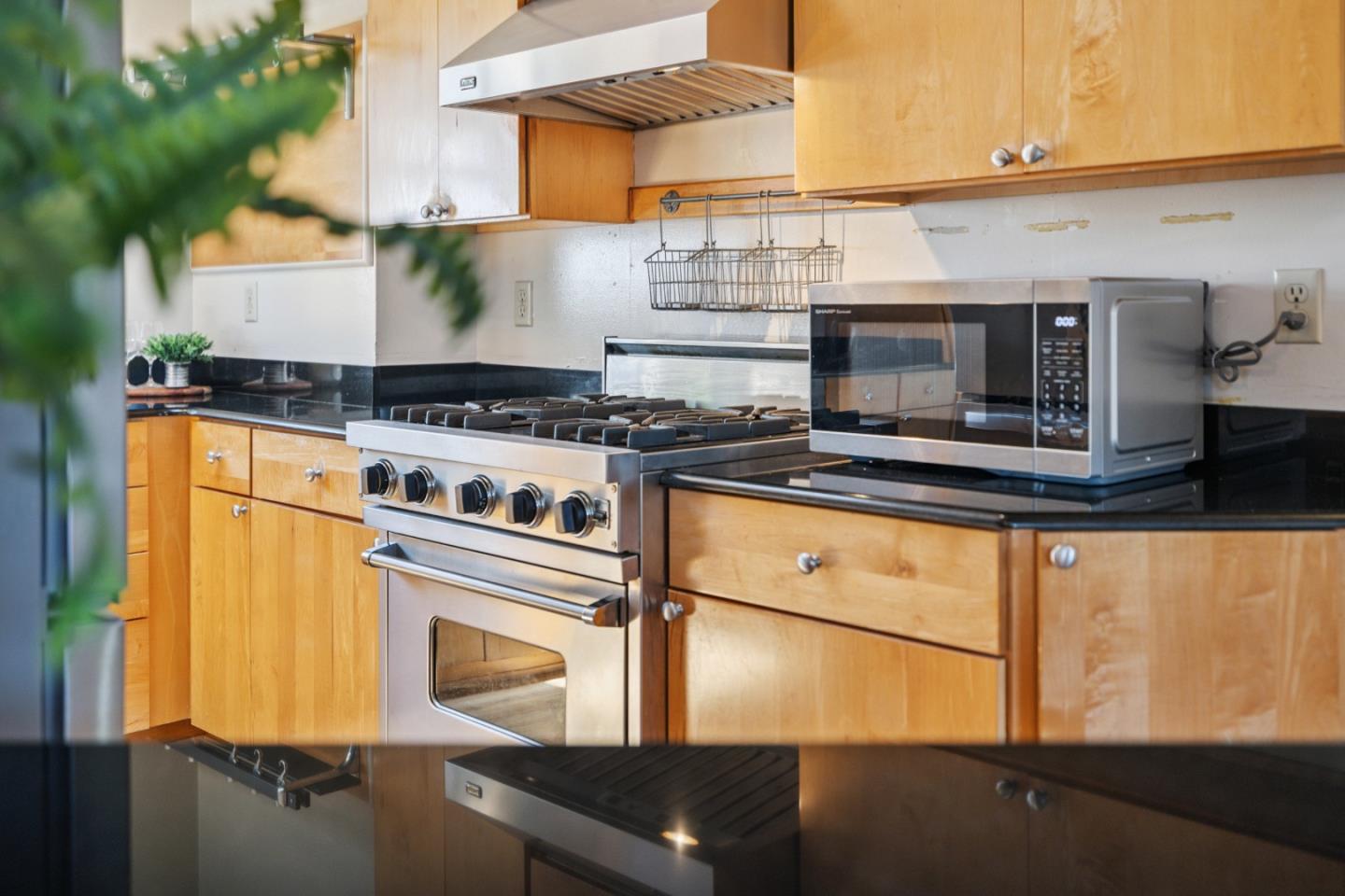 Detail Gallery Image 9 of 94 For 336 Rio Del Mar Blvd, Aptos,  CA 95003 - 3 Beds | 2 Baths