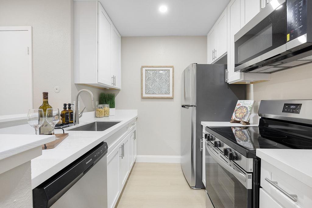 Detail Gallery Image 7 of 54 For 385 Mandarin Dr #4,  Daly City,  CA 94015 - 1 Beds | 1 Baths