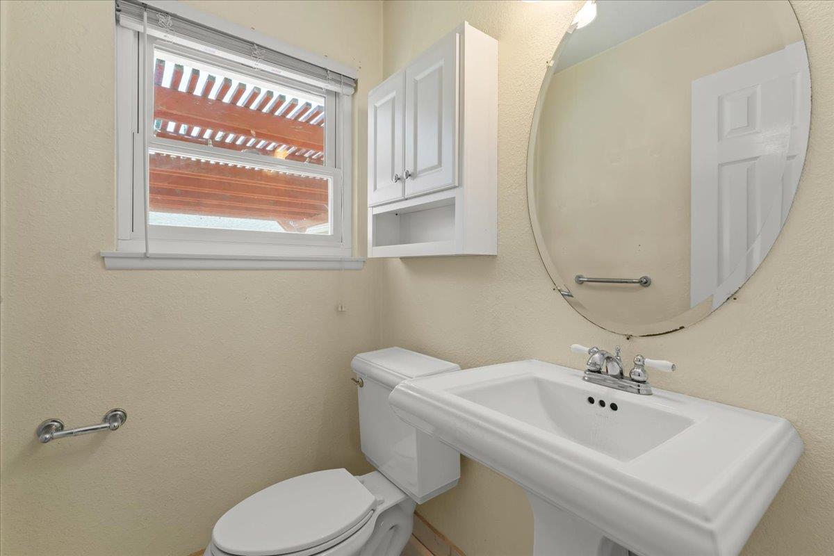 Detail Gallery Image 14 of 22 For 1239 Swaner Dr, Gilroy,  CA 95020 - 3 Beds | 1/1 Baths