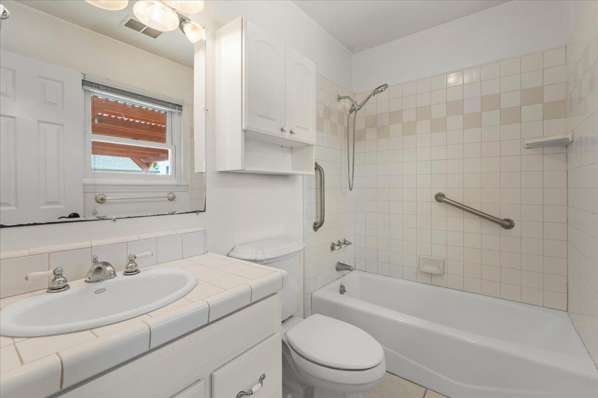 Detail Gallery Image 17 of 22 For 1239 Swaner Dr, Gilroy,  CA 95020 - 3 Beds | 1/1 Baths