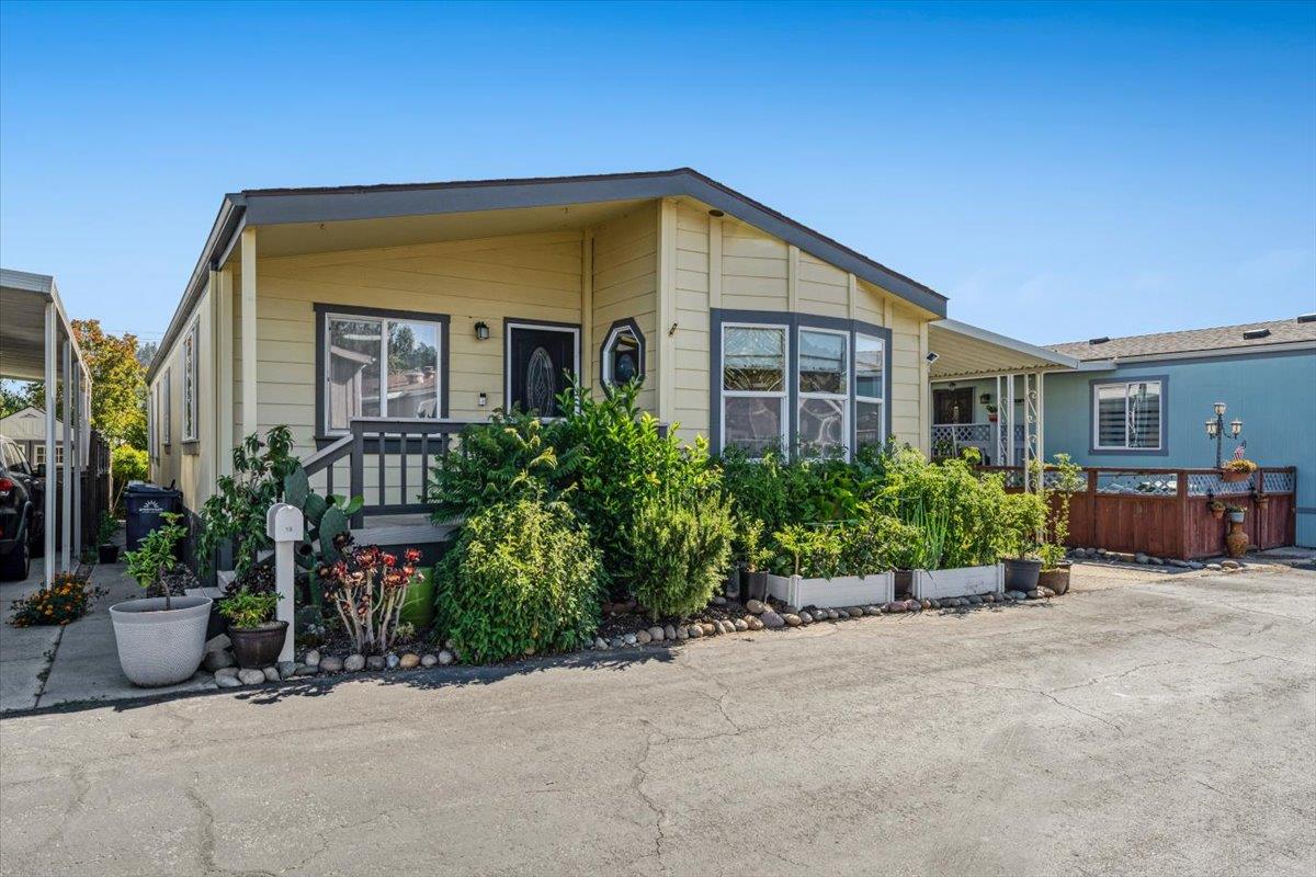 Detail Gallery Image 10 of 55 For 444 Whispering Pines Dr #18,  Scotts Valley,  CA 95066 - 3 Beds | 2 Baths