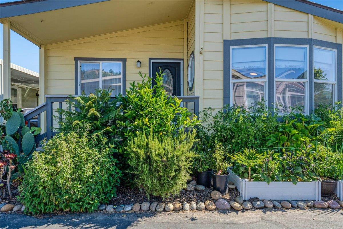 Detail Gallery Image 11 of 55 For 444 Whispering Pines Dr #18,  Scotts Valley,  CA 95066 - 3 Beds | 2 Baths