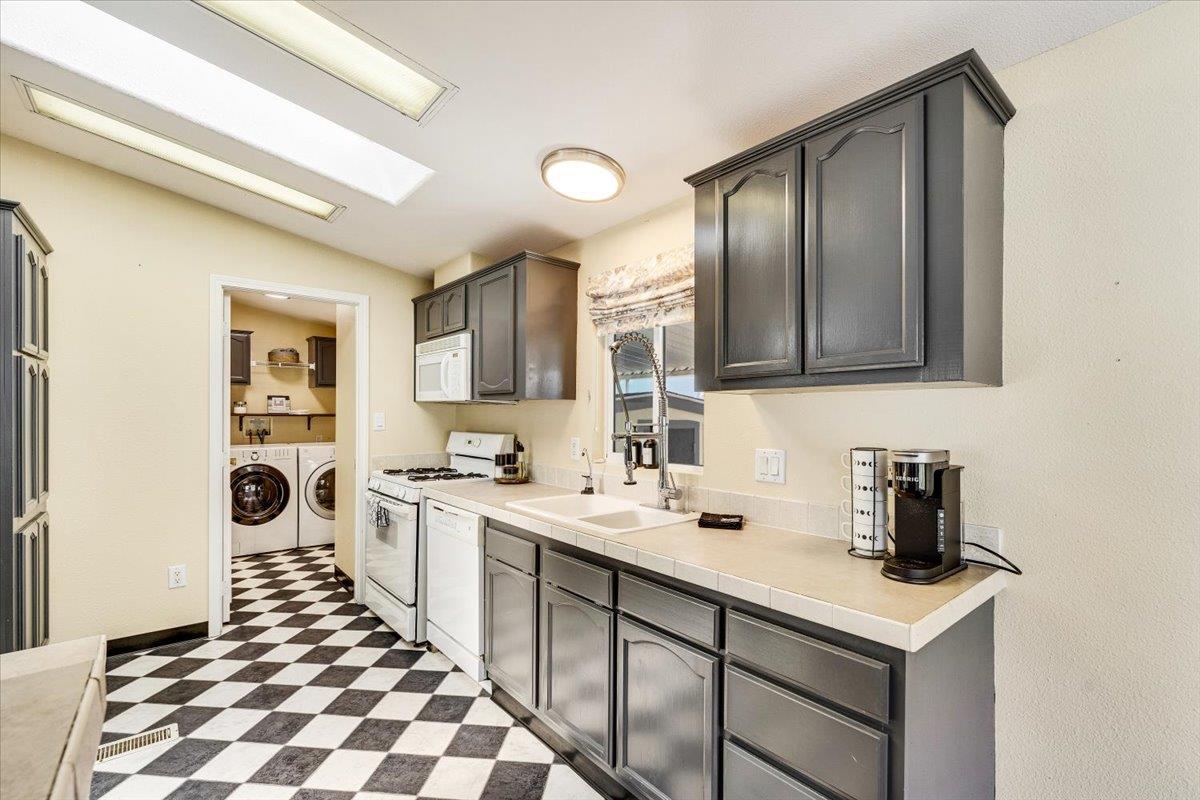 Detail Gallery Image 24 of 55 For 444 Whispering Pines Dr #18,  Scotts Valley,  CA 95066 - 3 Beds | 2 Baths