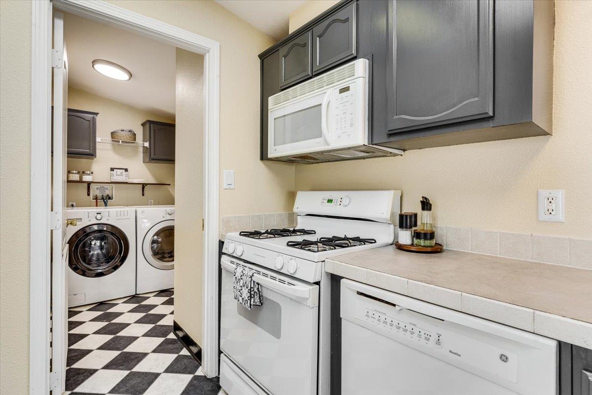 Detail Gallery Image 26 of 55 For 444 Whispering Pines Dr #18,  Scotts Valley,  CA 95066 - 3 Beds | 2 Baths