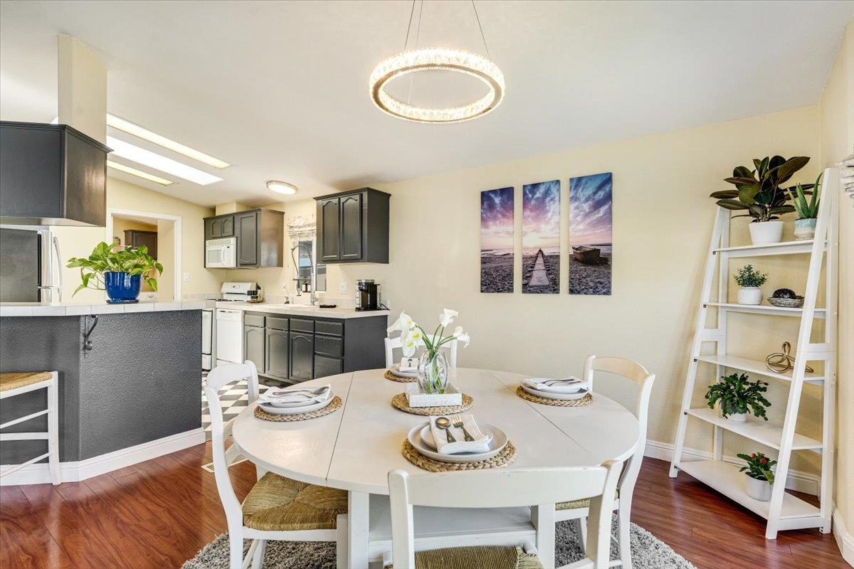 Detail Gallery Image 3 of 55 For 444 Whispering Pines Dr #18,  Scotts Valley,  CA 95066 - 3 Beds | 2 Baths