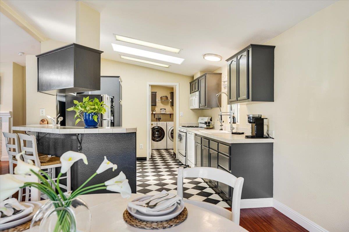 Detail Gallery Image 4 of 55 For 444 Whispering Pines Dr #18,  Scotts Valley,  CA 95066 - 3 Beds | 2 Baths