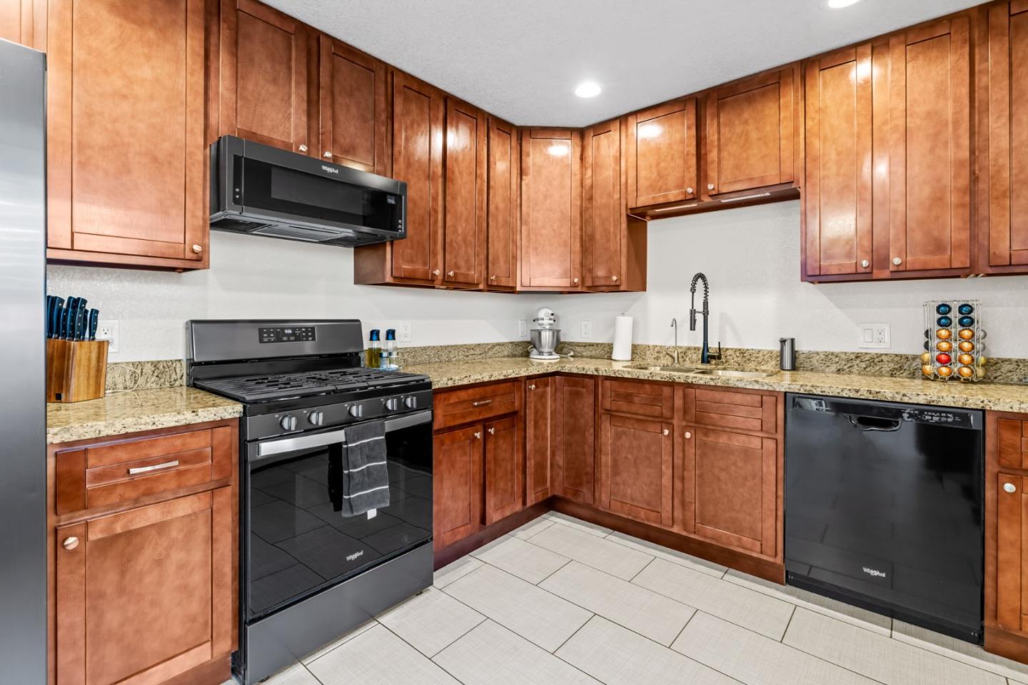 Detail Gallery Image 11 of 29 For 1868 Lowell St, Seaside,  CA 93955 - 3 Beds | 1 Baths