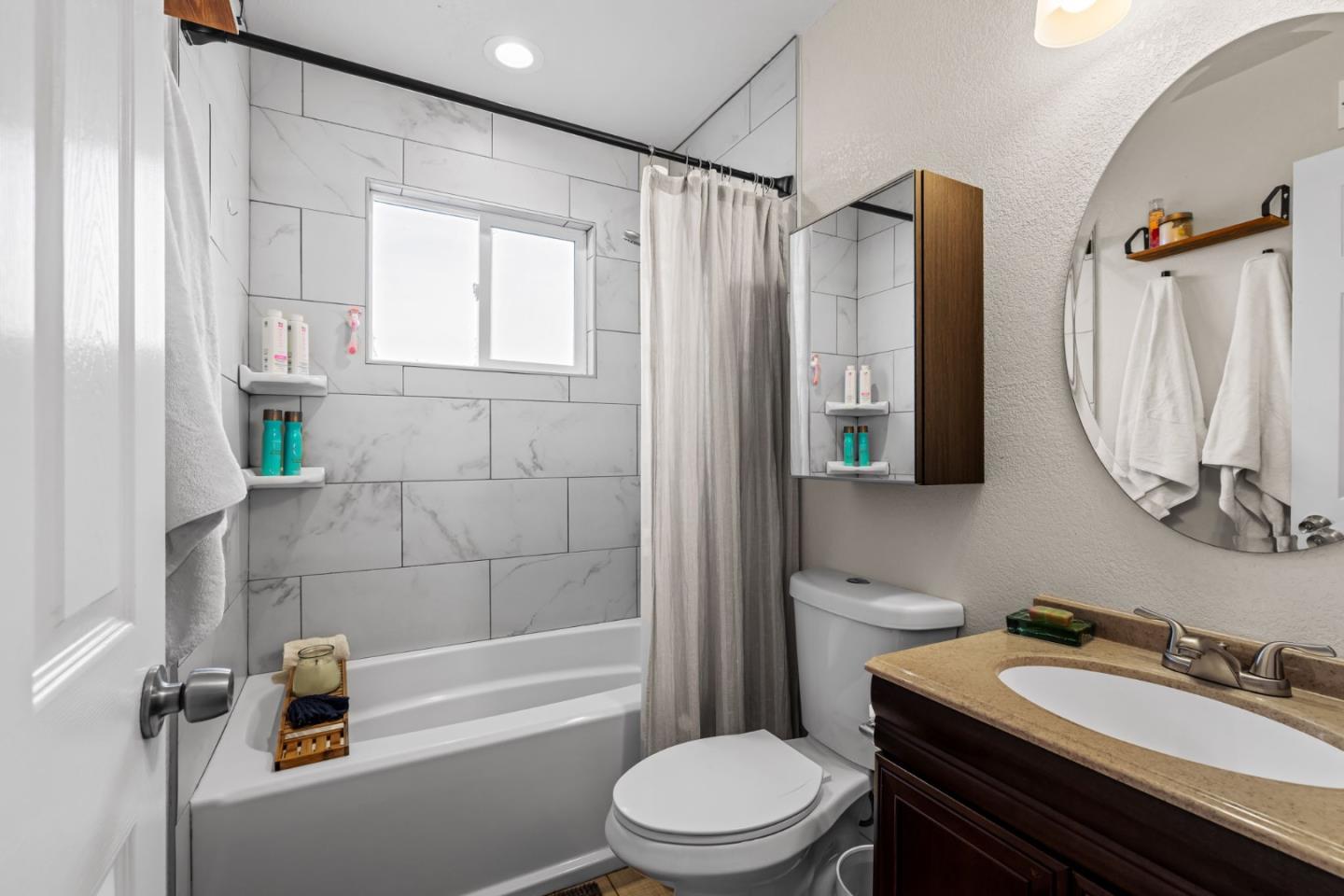 Detail Gallery Image 16 of 29 For 1868 Lowell St, Seaside,  CA 93955 - 3 Beds | 1 Baths