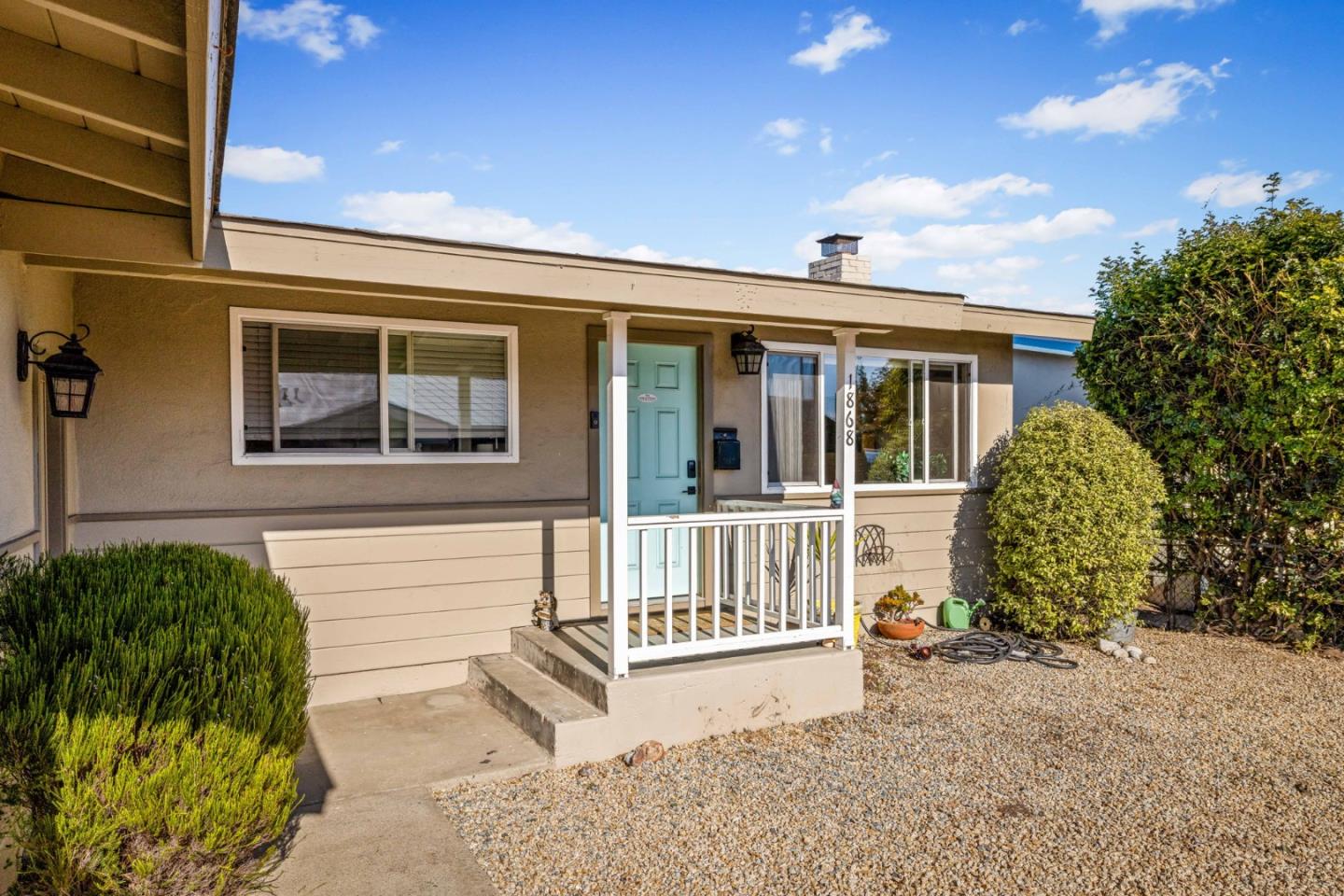 Detail Gallery Image 3 of 29 For 1868 Lowell St, Seaside,  CA 93955 - 3 Beds | 1 Baths