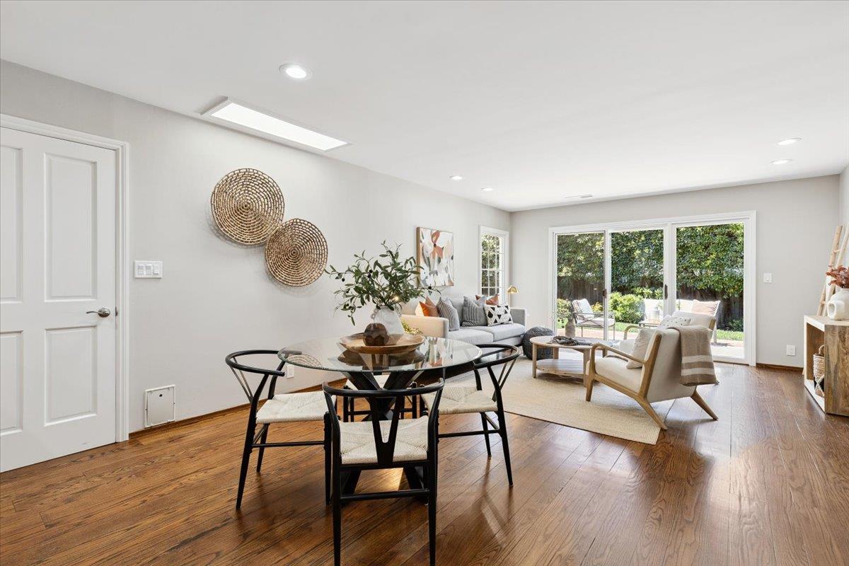 Detail Gallery Image 10 of 28 For 471 Claremont Way, Menlo Park,  CA 94025 - 4 Beds | 2 Baths