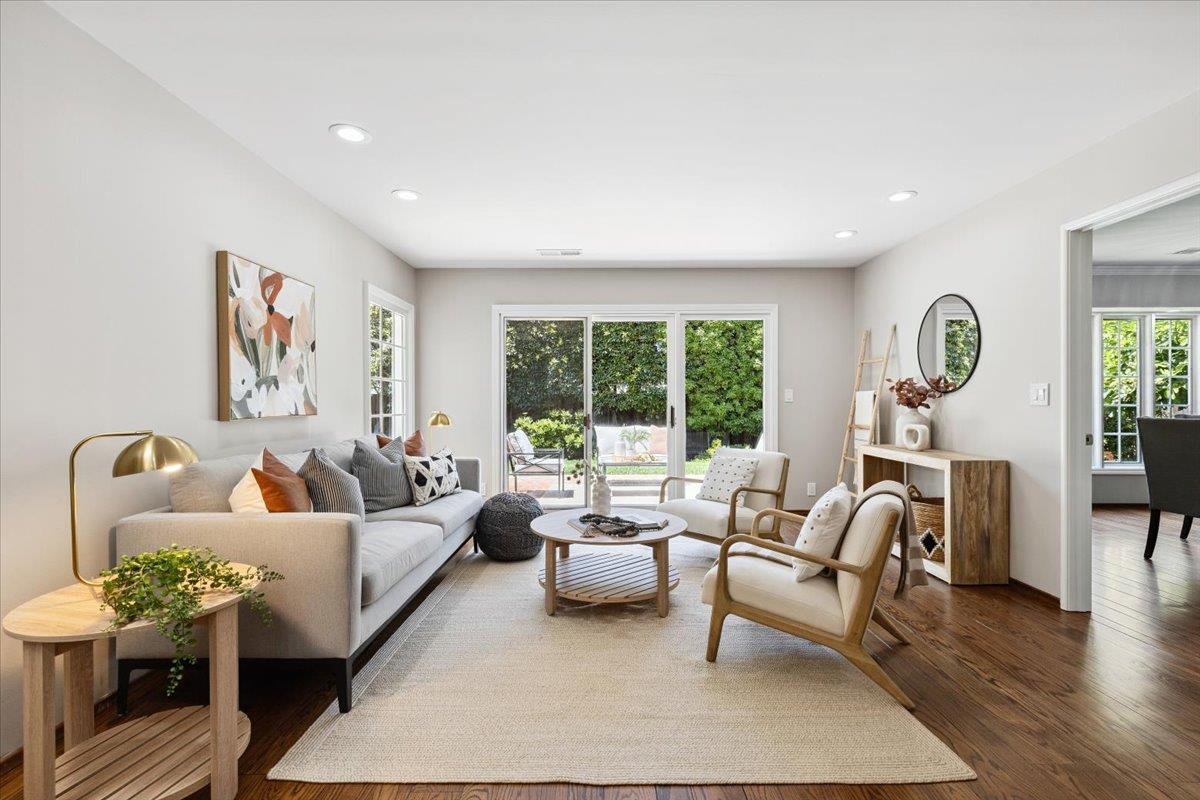 Detail Gallery Image 11 of 28 For 471 Claremont Way, Menlo Park,  CA 94025 - 4 Beds | 2 Baths