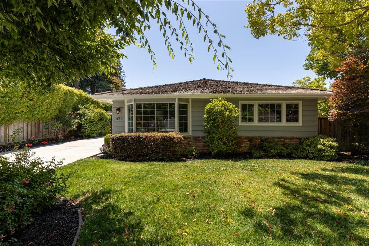 Detail Gallery Image 2 of 28 For 471 Claremont Way, Menlo Park,  CA 94025 - 4 Beds | 2 Baths