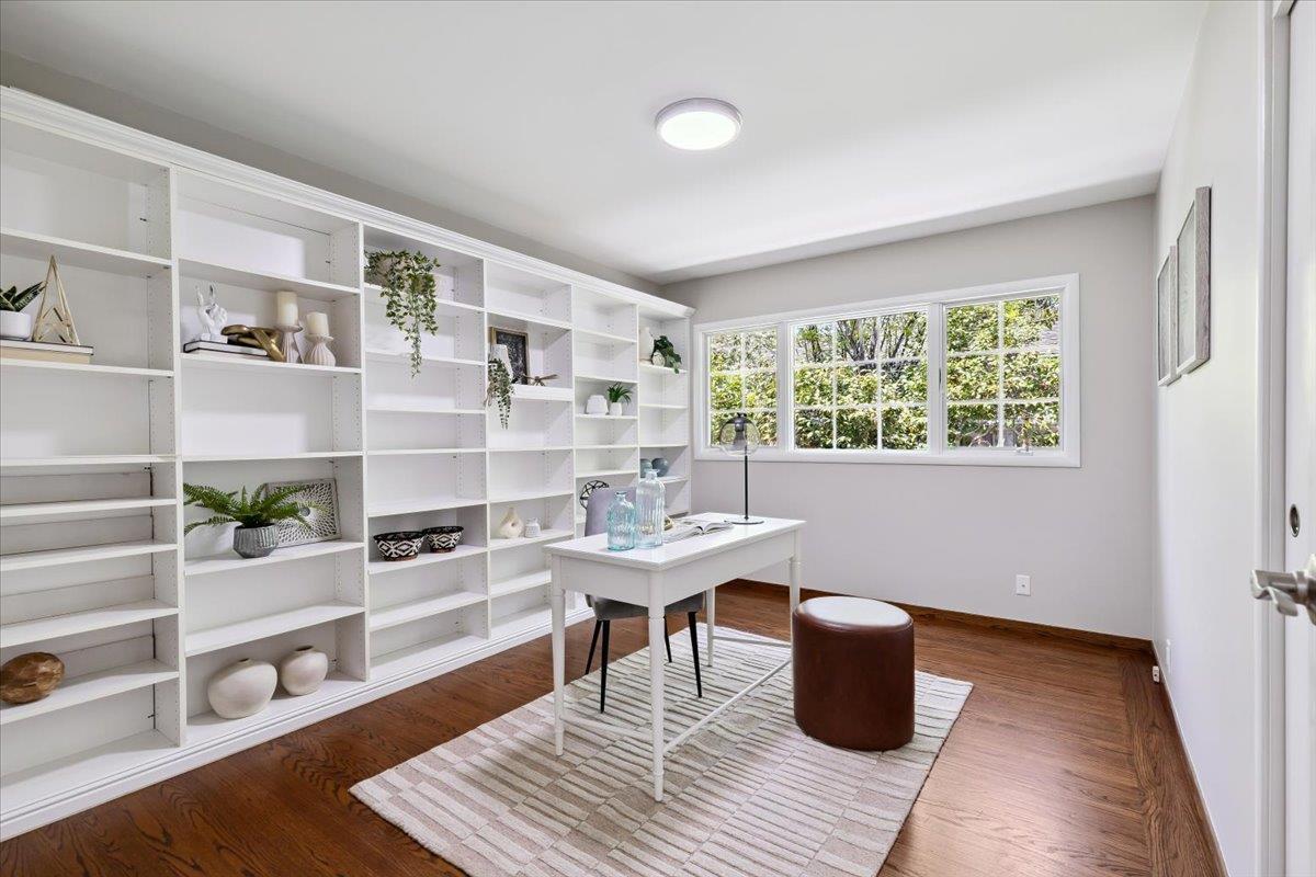 Detail Gallery Image 20 of 28 For 471 Claremont Way, Menlo Park,  CA 94025 - 4 Beds | 2 Baths