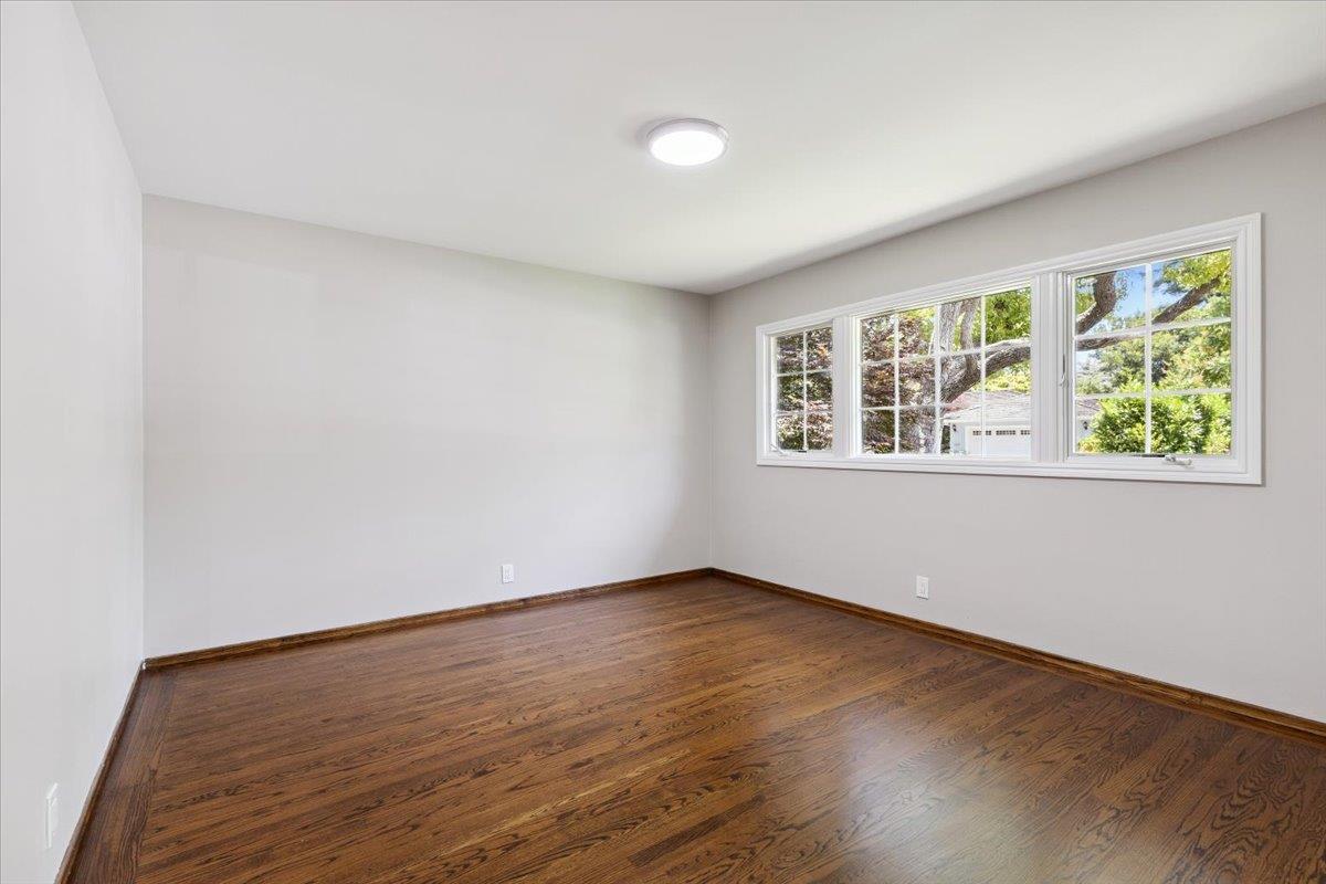 Detail Gallery Image 22 of 28 For 471 Claremont Way, Menlo Park,  CA 94025 - 4 Beds | 2 Baths