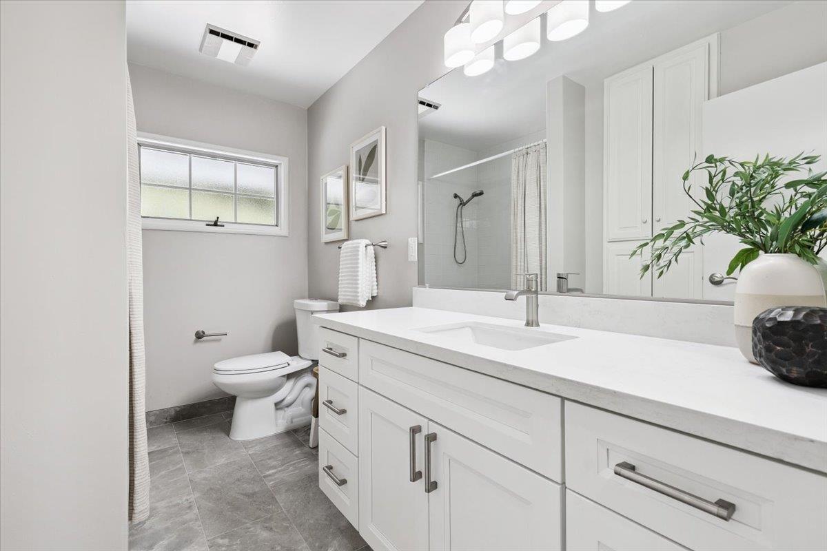 Detail Gallery Image 23 of 28 For 471 Claremont Way, Menlo Park,  CA 94025 - 4 Beds | 2 Baths