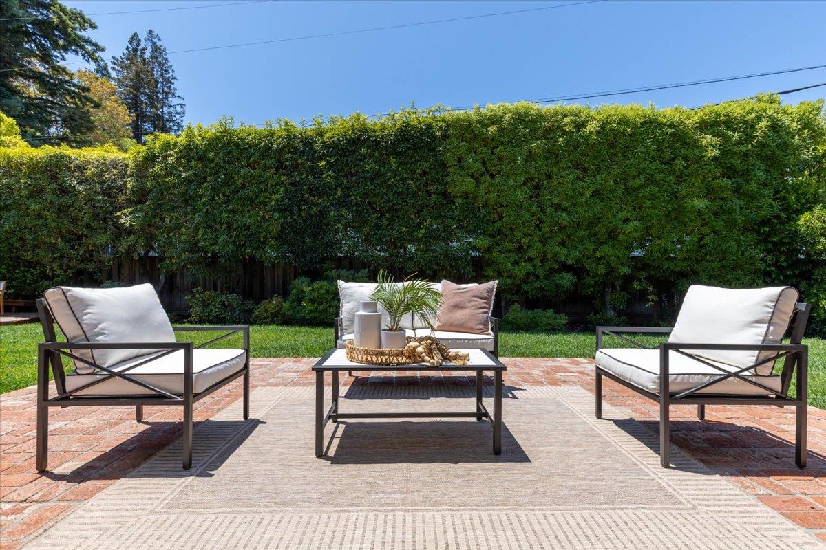 Detail Gallery Image 24 of 28 For 471 Claremont Way, Menlo Park,  CA 94025 - 4 Beds | 2 Baths