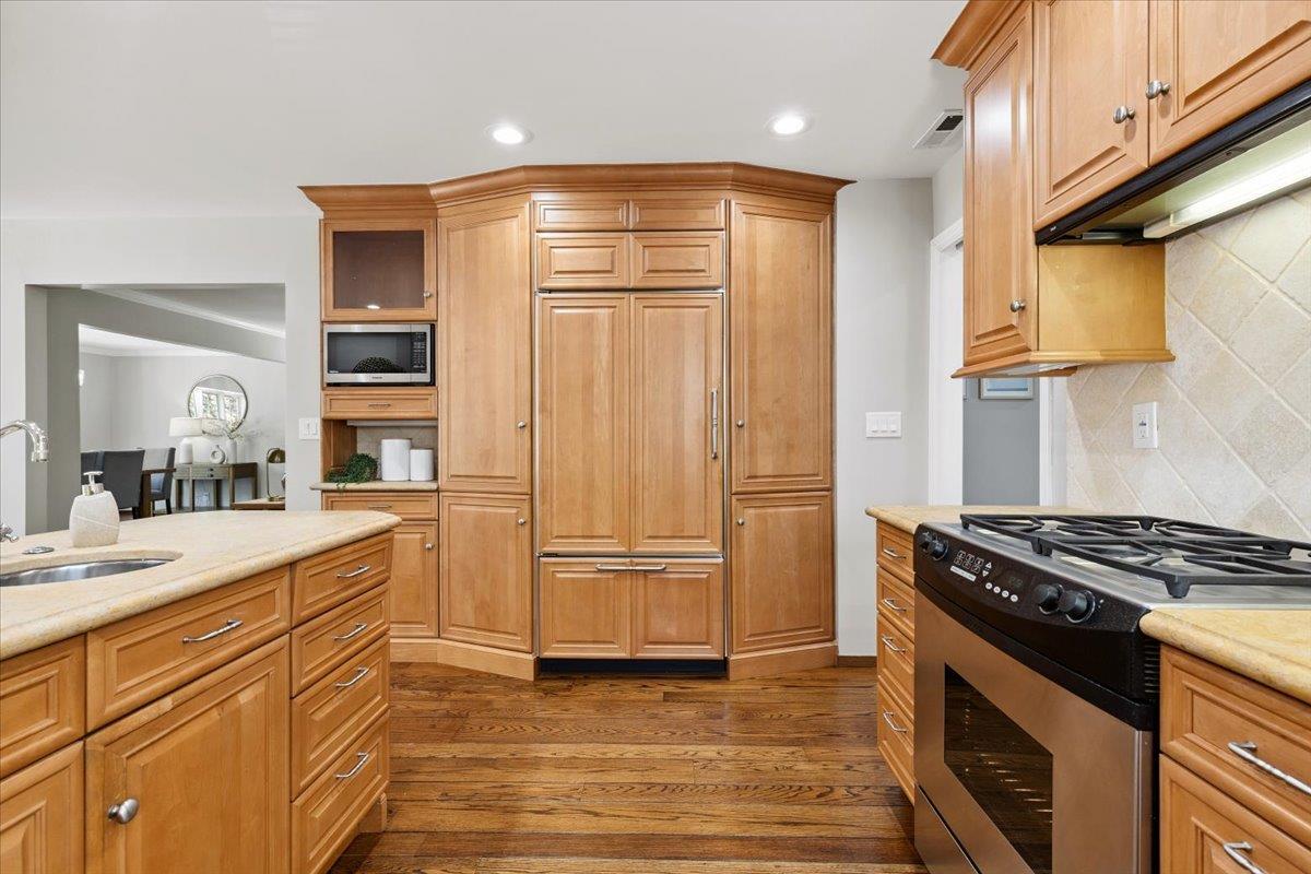 Detail Gallery Image 7 of 28 For 471 Claremont Way, Menlo Park,  CA 94025 - 4 Beds | 2 Baths