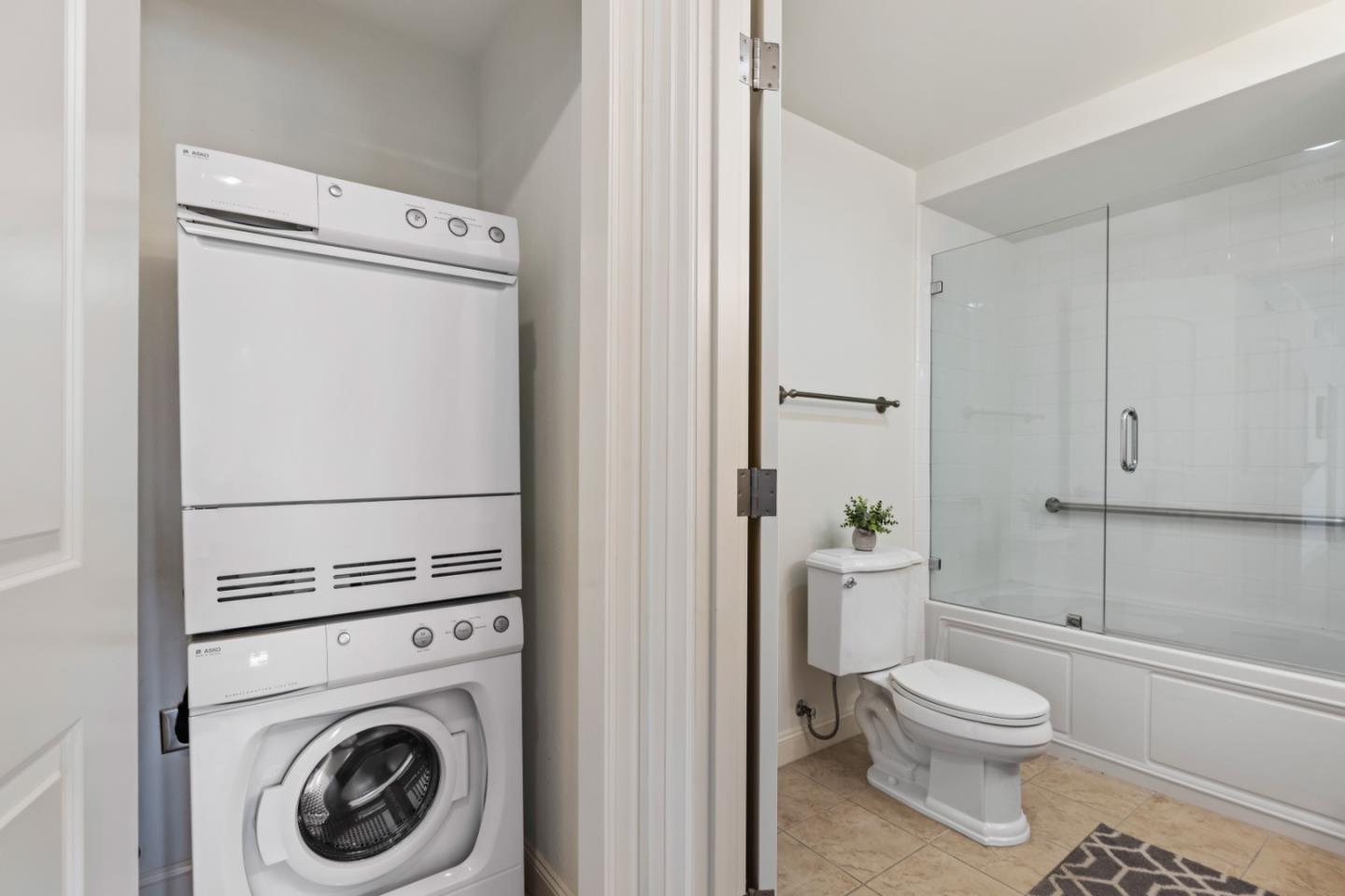 Detail Gallery Image 16 of 29 For 10 Crystal Springs Rd #1202,  San Mateo,  CA 94402 - 2 Beds | 2 Baths