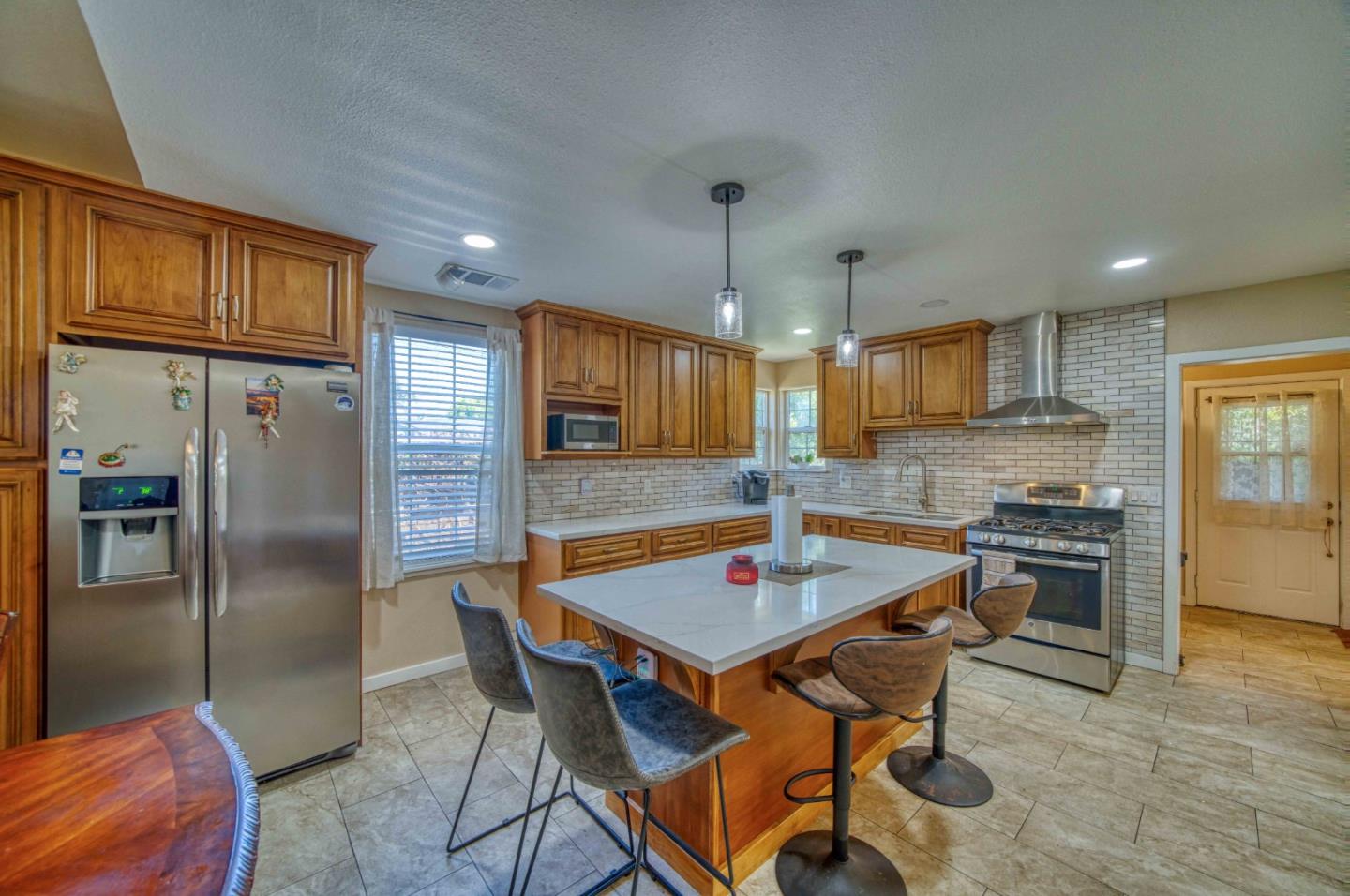 Detail Gallery Image 15 of 37 For 1117 Garner Ave, Salinas,  CA 93905 - 4 Beds | 2 Baths