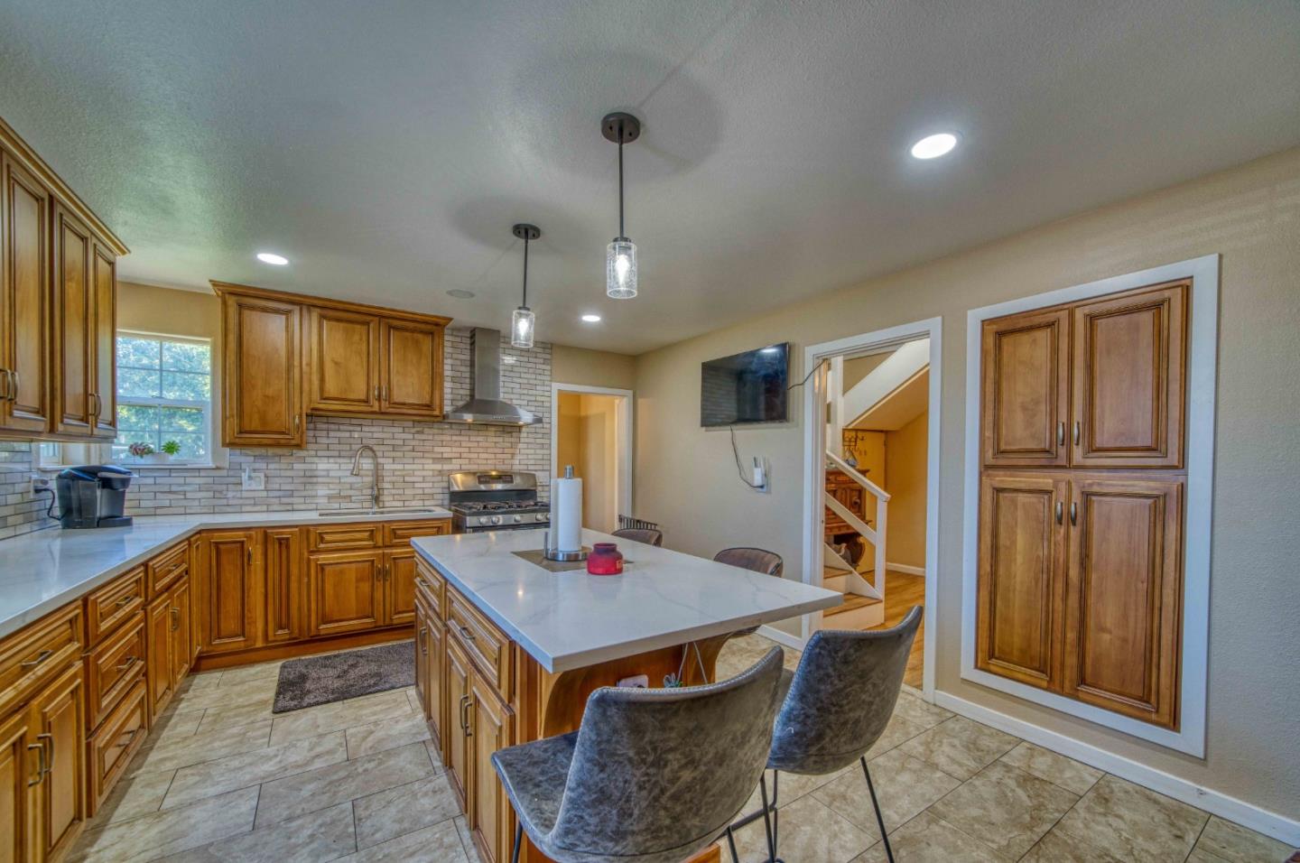Detail Gallery Image 16 of 37 For 1117 Garner Ave, Salinas,  CA 93905 - 4 Beds | 2 Baths