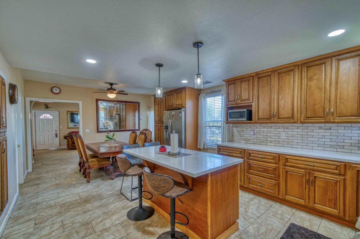 Detail Gallery Image 17 of 37 For 1117 Garner Ave, Salinas,  CA 93905 - 4 Beds | 2 Baths