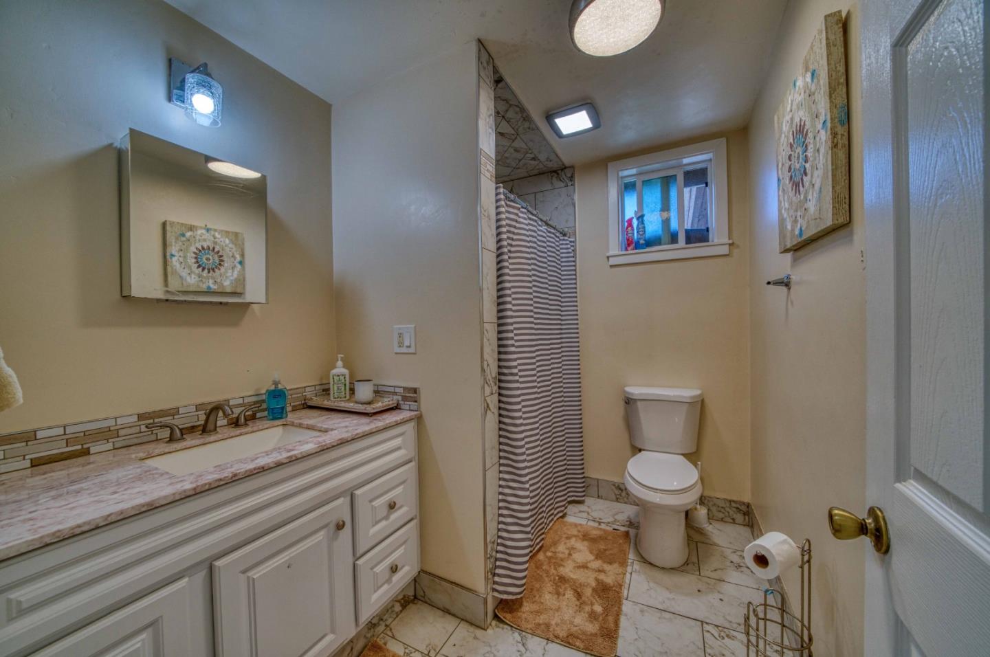 Detail Gallery Image 18 of 37 For 1117 Garner Ave, Salinas,  CA 93905 - 4 Beds | 2 Baths