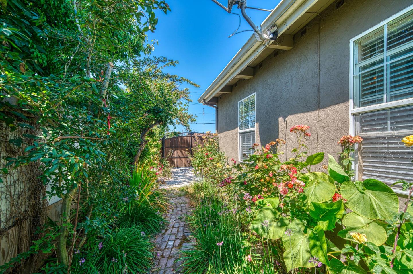Detail Gallery Image 30 of 37 For 1117 Garner Ave, Salinas,  CA 93905 - 4 Beds | 2 Baths
