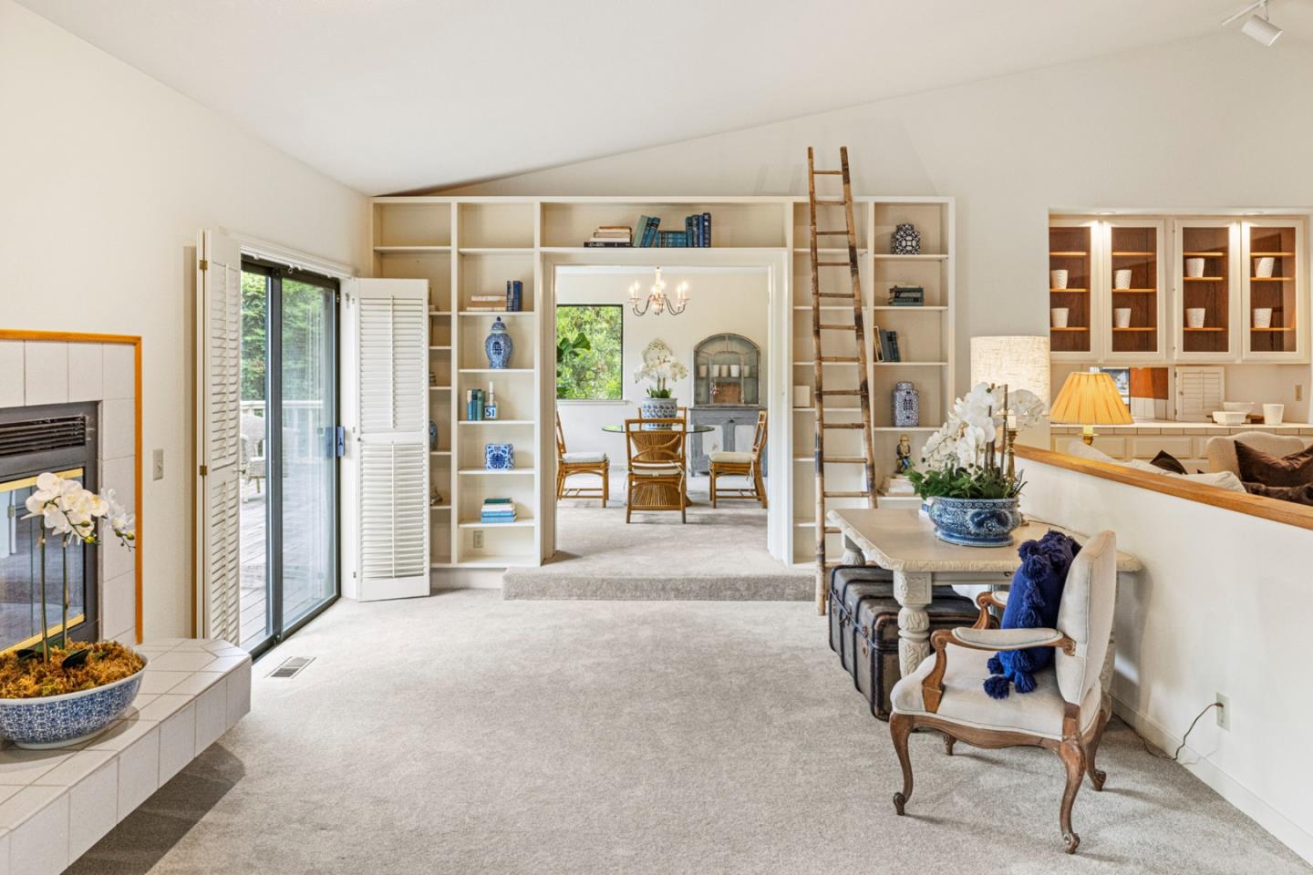 Detail Gallery Image 7 of 25 For 23 Cramden Dr, Monterey,  CA 93940 - 4 Beds | 3/1 Baths