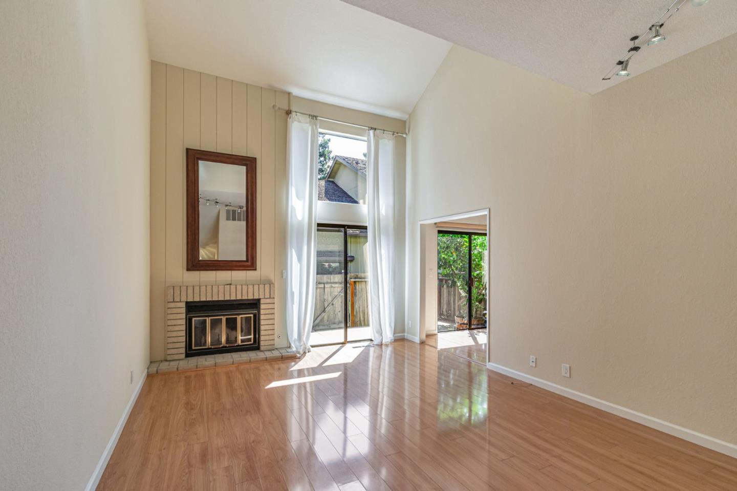 Detail Gallery Image 5 of 29 For 2421 Rebecca Lynn Way, Santa Clara,  CA 95050 - 3 Beds | 2 Baths