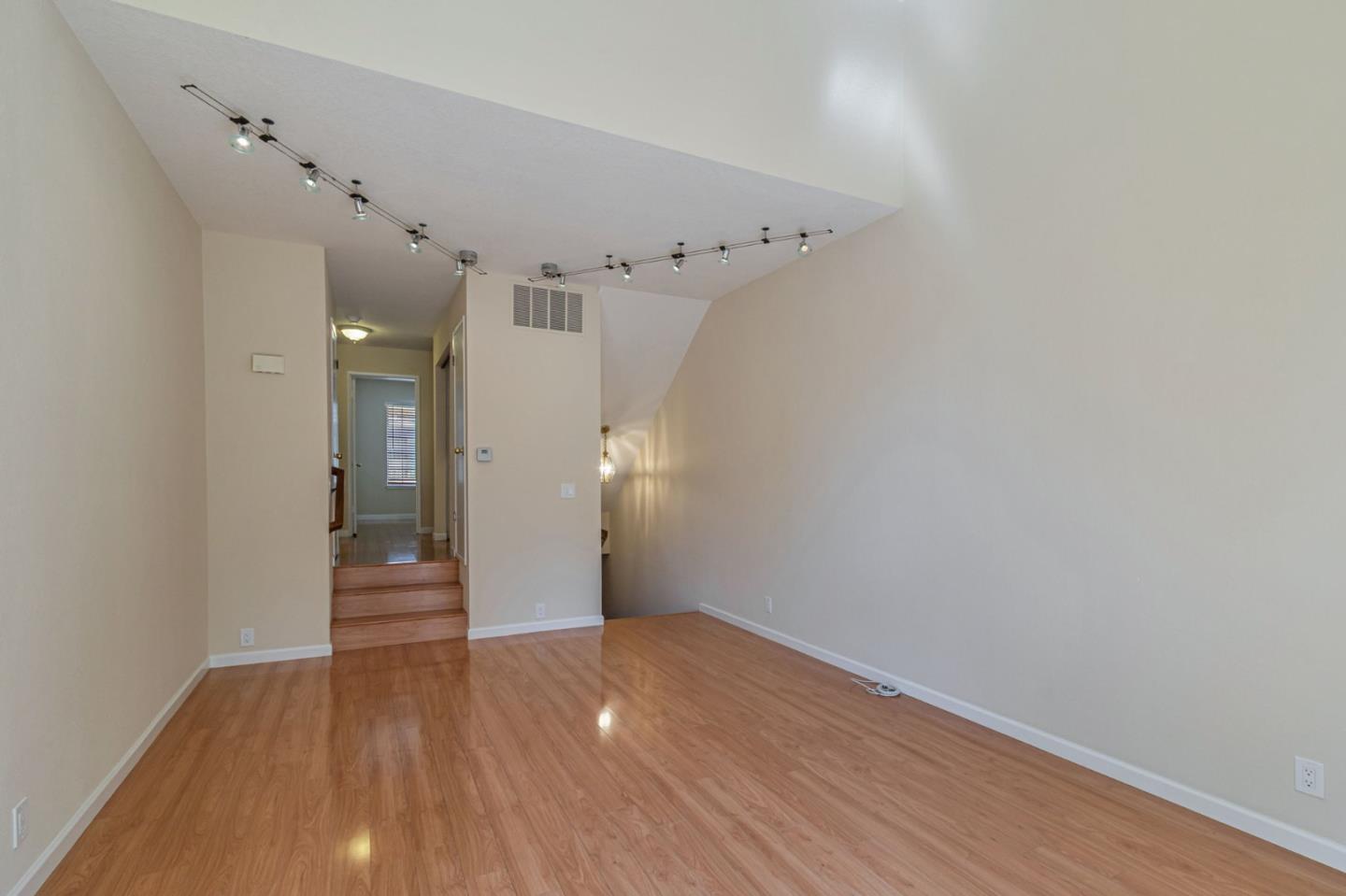 Detail Gallery Image 6 of 29 For 2421 Rebecca Lynn Way, Santa Clara,  CA 95050 - 3 Beds | 2 Baths
