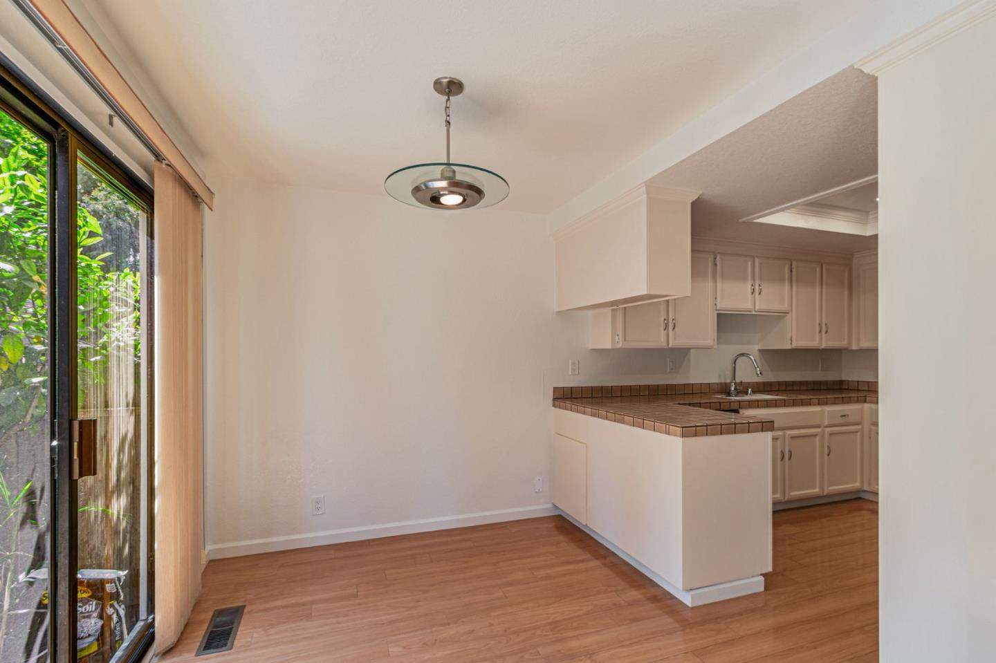 Detail Gallery Image 8 of 29 For 2421 Rebecca Lynn Way, Santa Clara,  CA 95050 - 3 Beds | 2 Baths