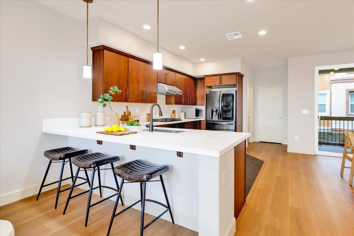 Detail Gallery Image 6 of 40 For 1011 Bellante Ln #4,  San Jose,  CA 95131 - 4 Beds | 3/1 Baths