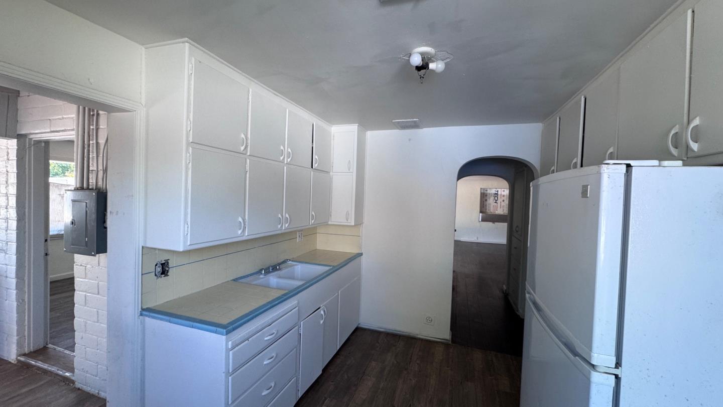 Detail Gallery Image 5 of 14 For 1720 River Rd, Modesto,  CA 95351 - 2 Beds | 1 Baths